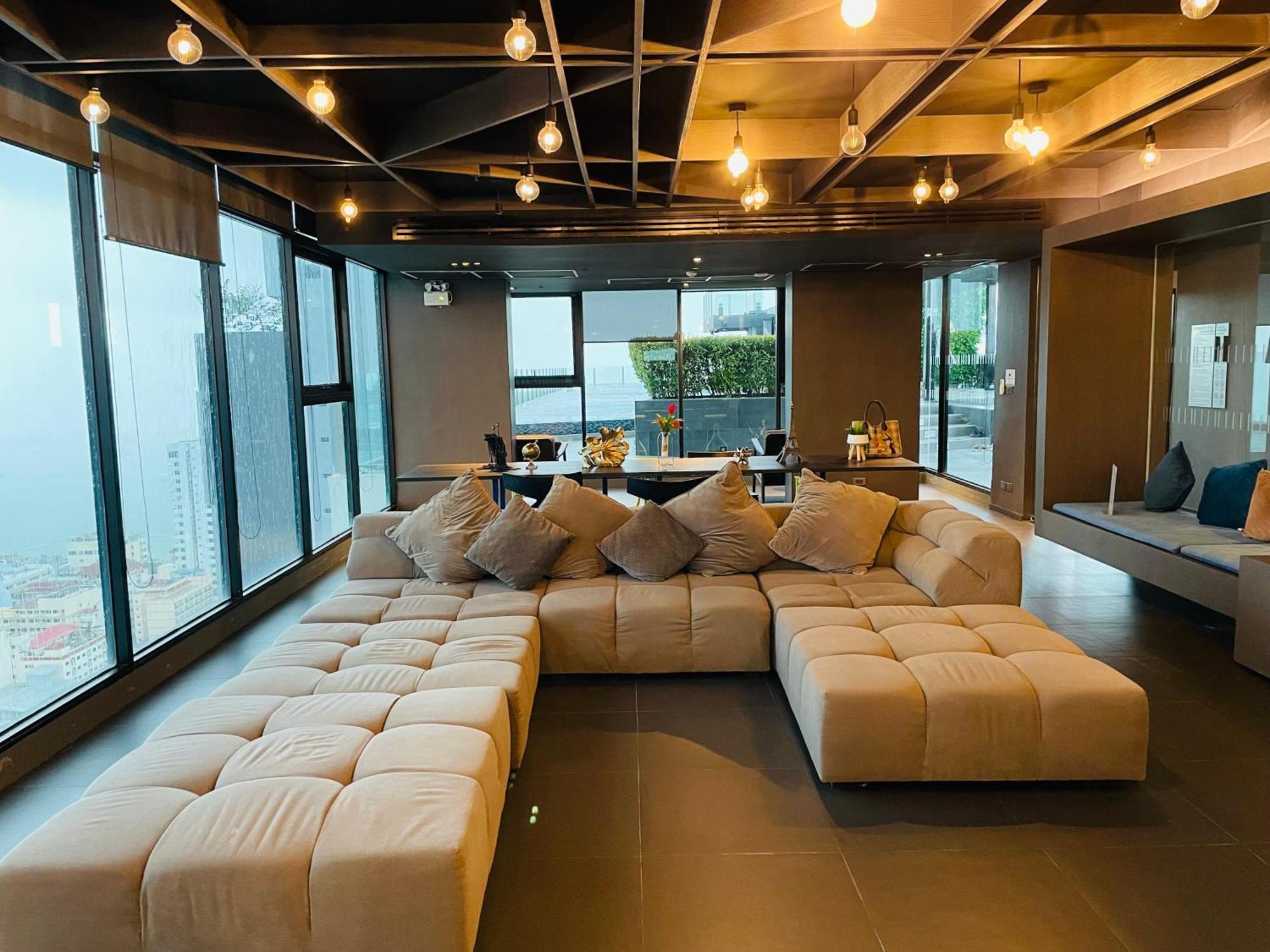 The Base 639 By Numam Pattaya
